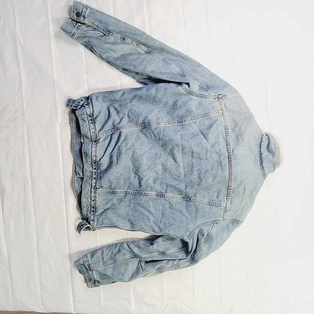 Levis Sherpa Trucker Jacket Mens sz Large Light Wash Blue Denim Fleece Lined